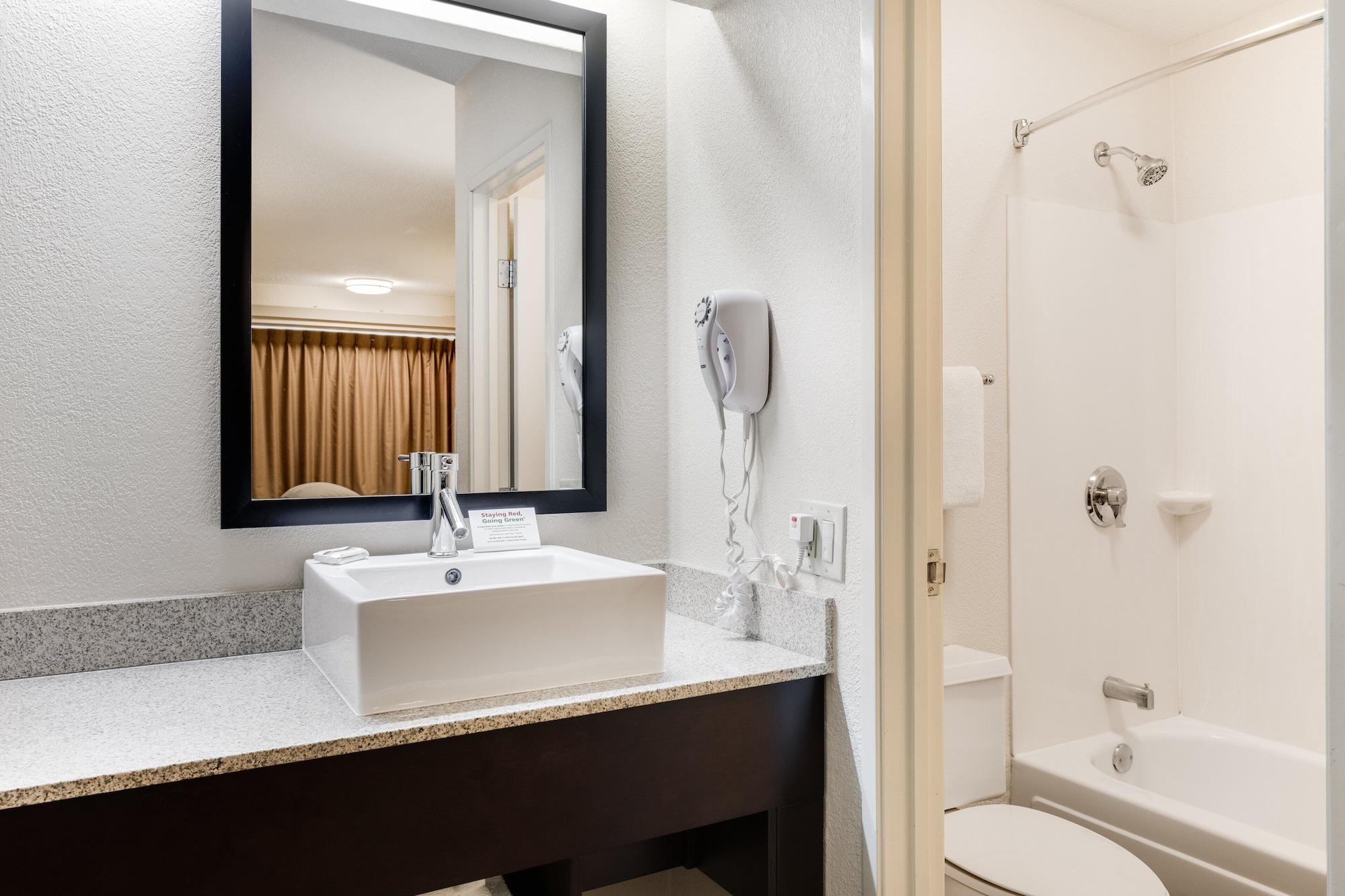 Super 8 By Wyndham Deerfield - Northbrook Exterior foto
