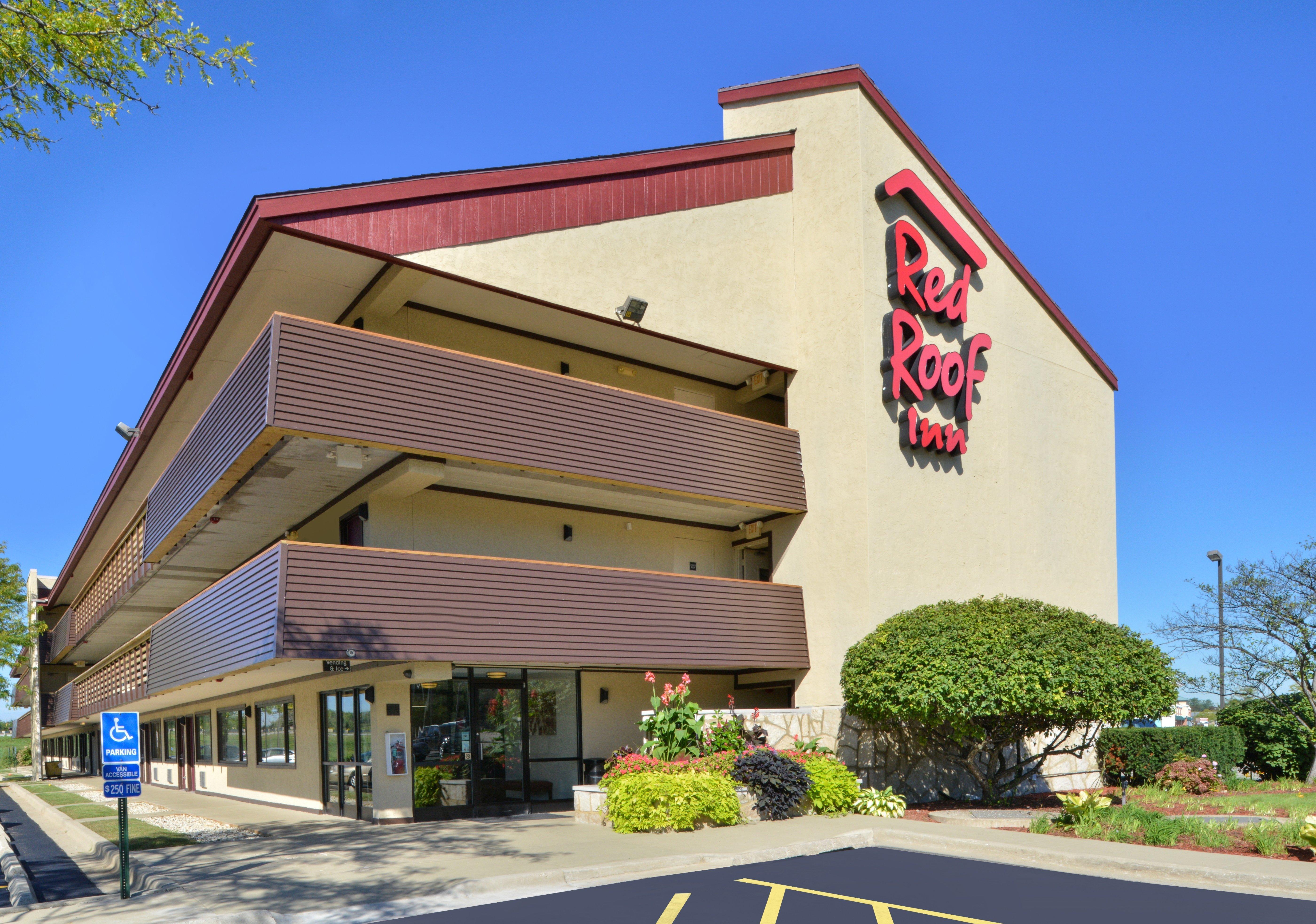 Super 8 By Wyndham Deerfield - Northbrook Exterior foto
