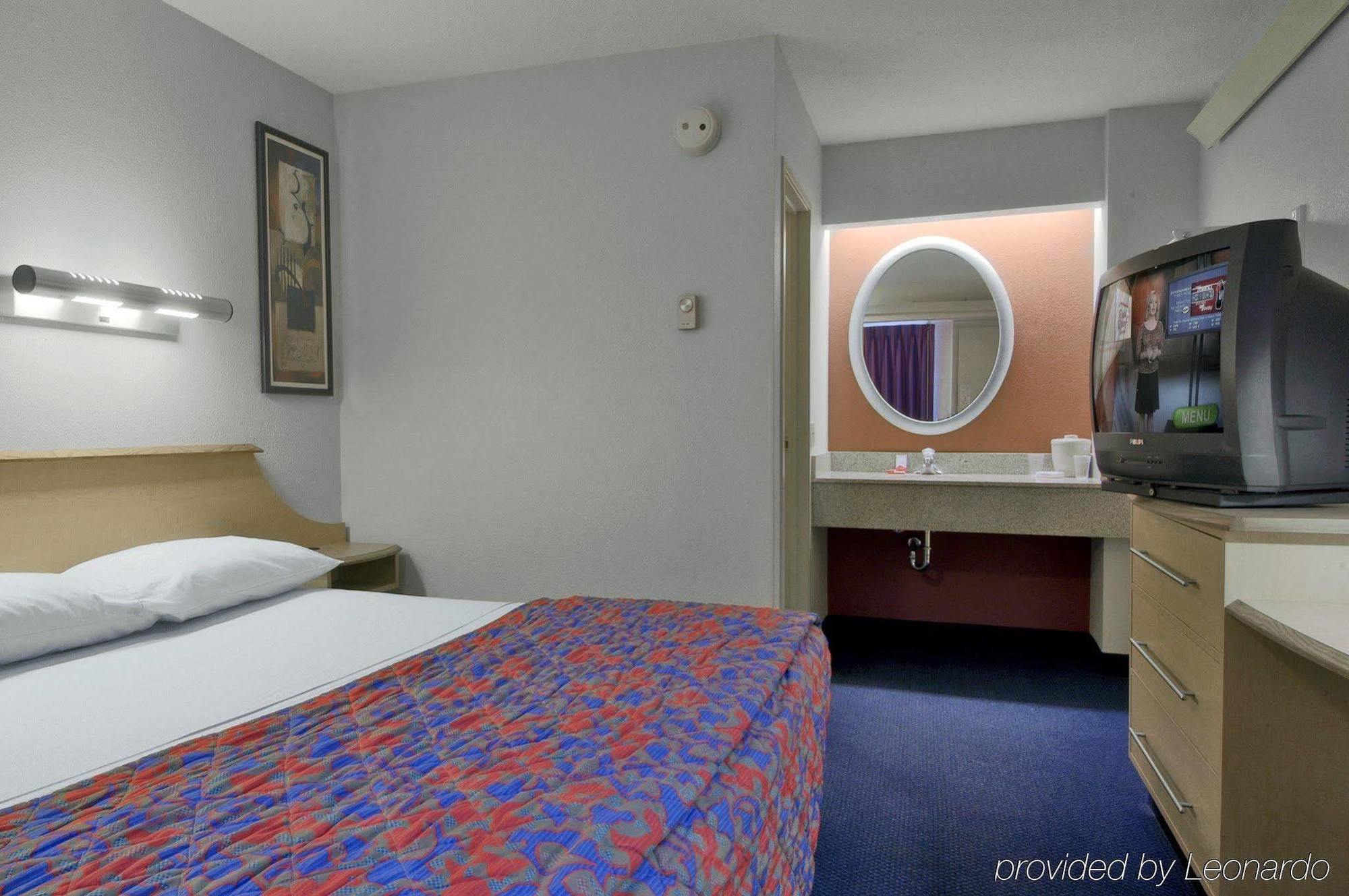 Super 8 By Wyndham Deerfield - Northbrook Quarto foto